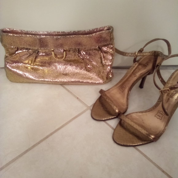 Cashe Rose Gold Leather Clutch - Picture 4 of 4